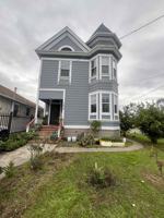 featured image of 1600 41st Ave #1