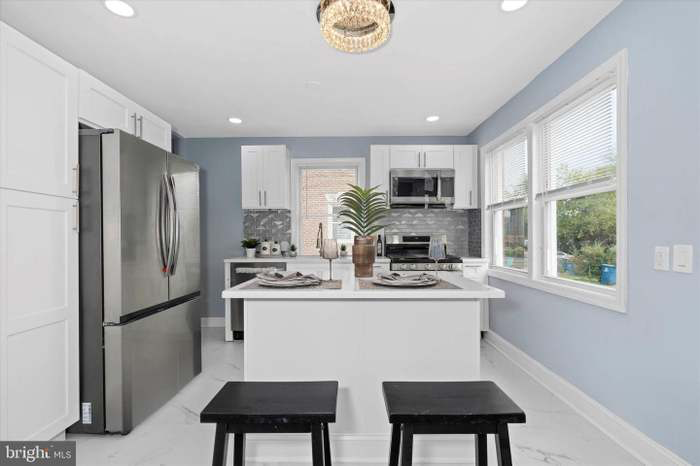 136 Filbert Ave - Photo 2 of 19