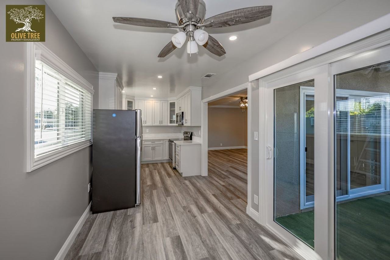 917 W Colorado Blvd #E - Photo 5 of 13