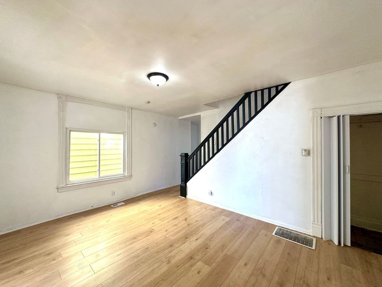 108 Sherman St - Photo 3 of 16