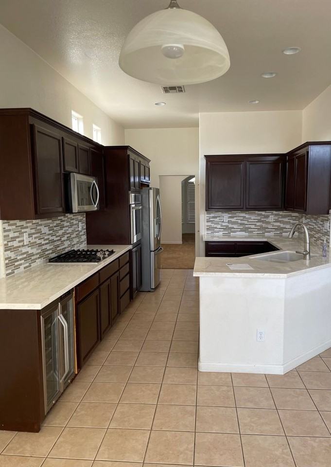 1235 Paradise Loop - Photo 2 of 17