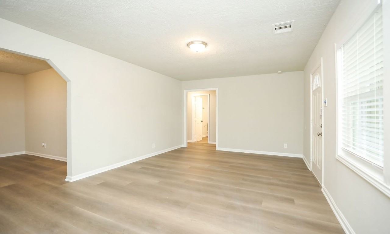 5511 Starling St - Photo 7 of 36