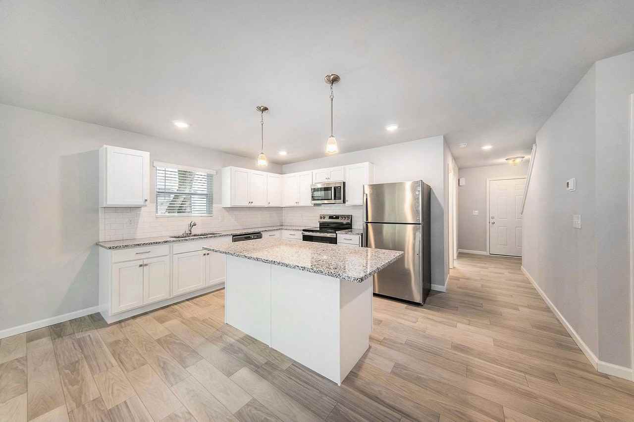 440 Hidden Meadows Dr - Photo 3 of 17