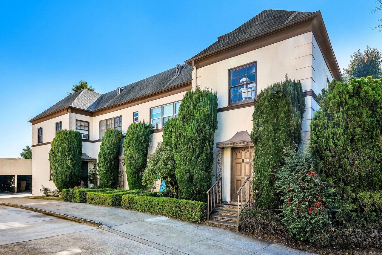 614 Midvale Ave - Photo 2 of 17