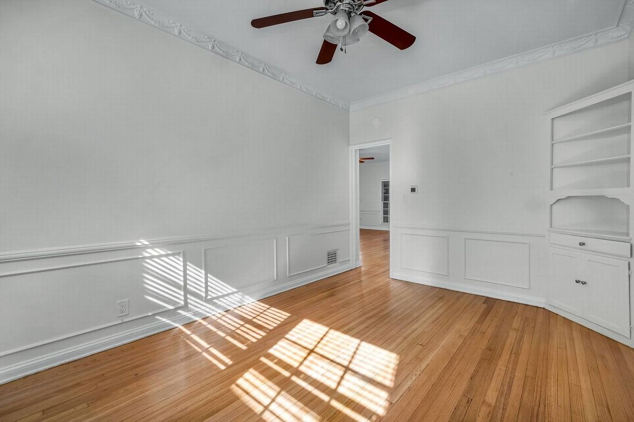 614 Midvale Ave - Photo 4 of 17