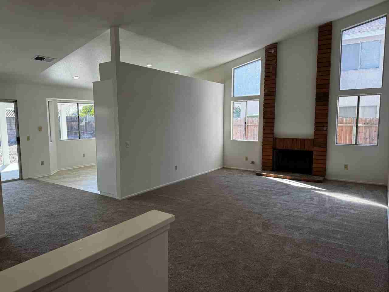 16221 Jackson Dr - Photo 3 of 13