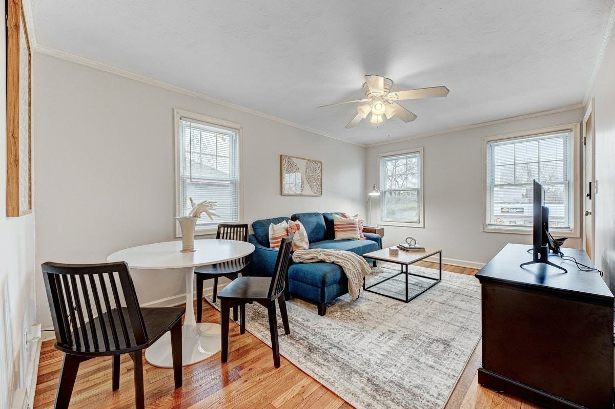 5515 Northwest Radial Highway, Unit 5515 Unit 2 - Photo 3 of 15