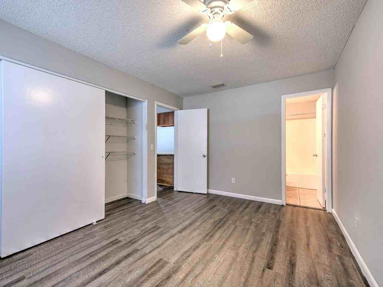 213 Berry Tree Place - Photo 7 of 25