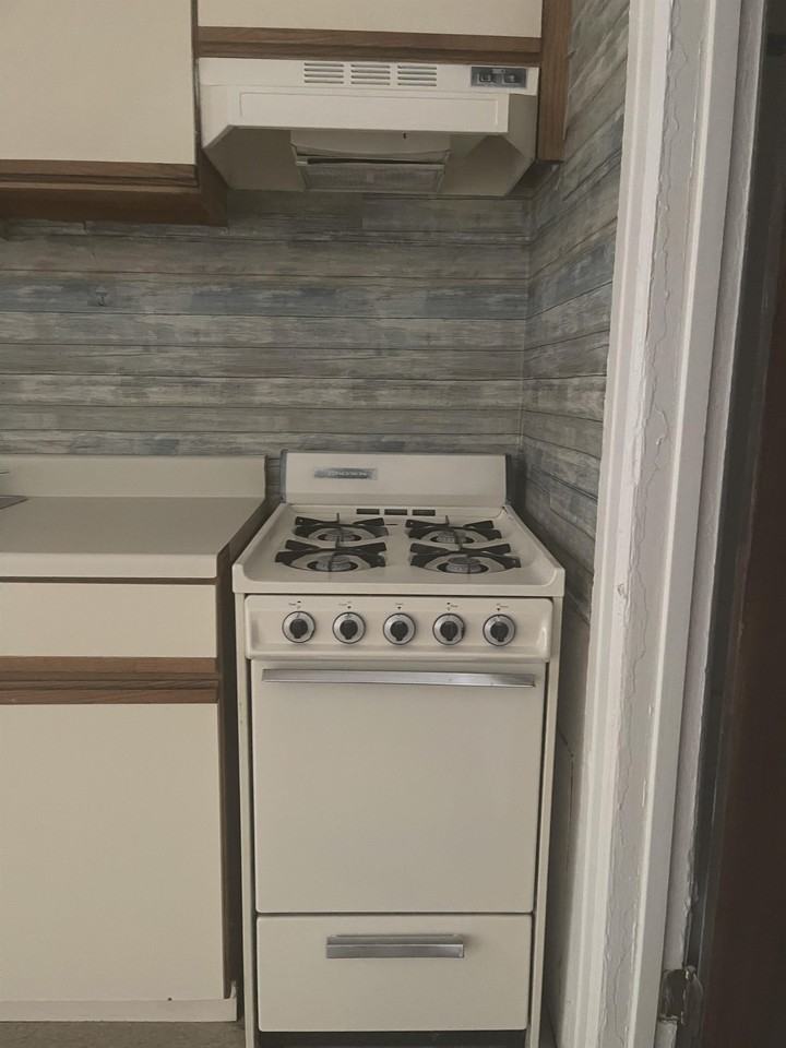 319 South 12th Street - Photo 2 of 5