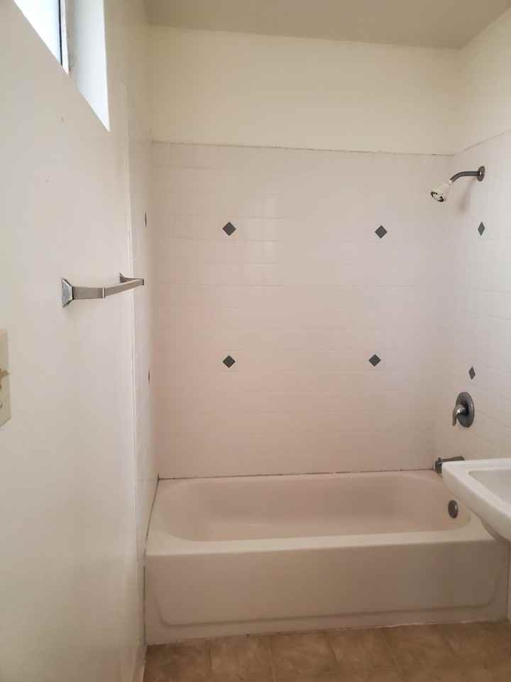 2201 South Eastern Avenue #6 - Photo 2 of 4