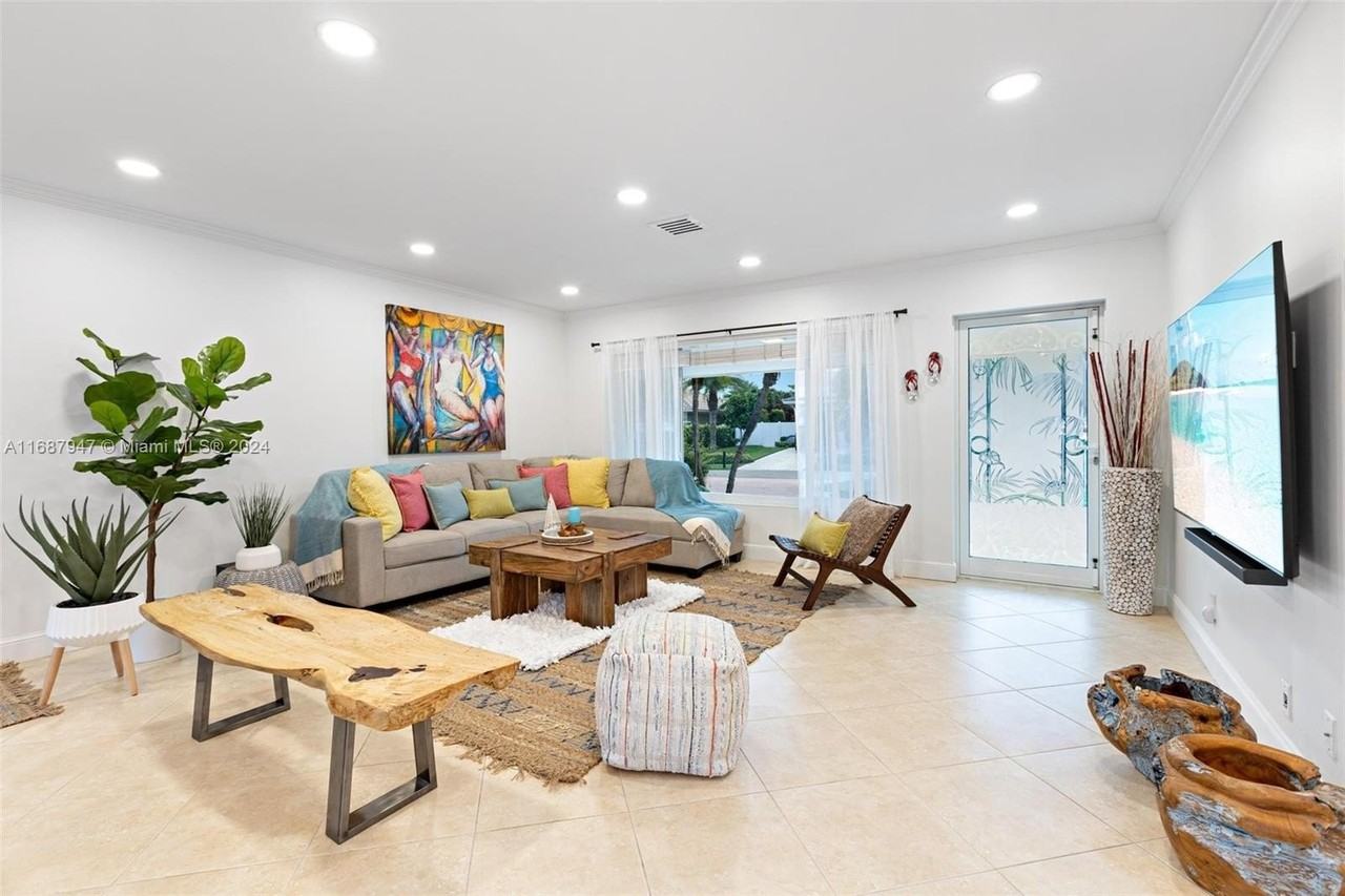 290 Tropic Dr #290 - Photo 7 of 33