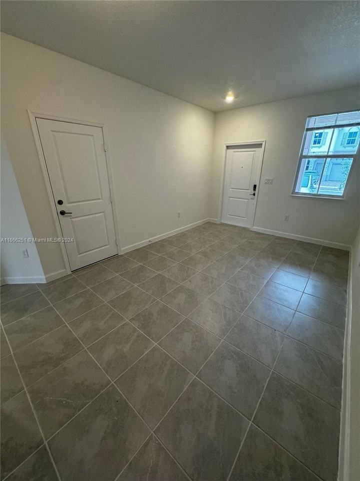 12349 Nw 24th Pl #12349 - Photo 3 of 8