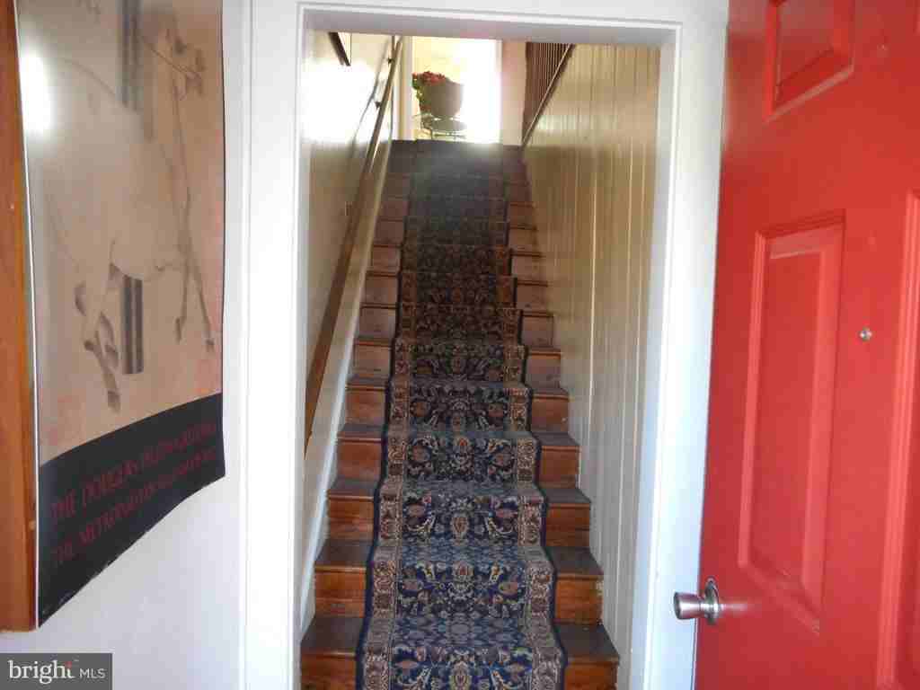310 N Buckmarsh St - Photo 2 of 22