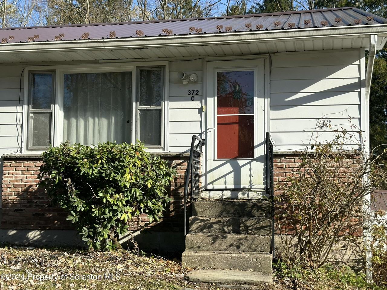 372 Lower South Main St - Photo 2 of 15