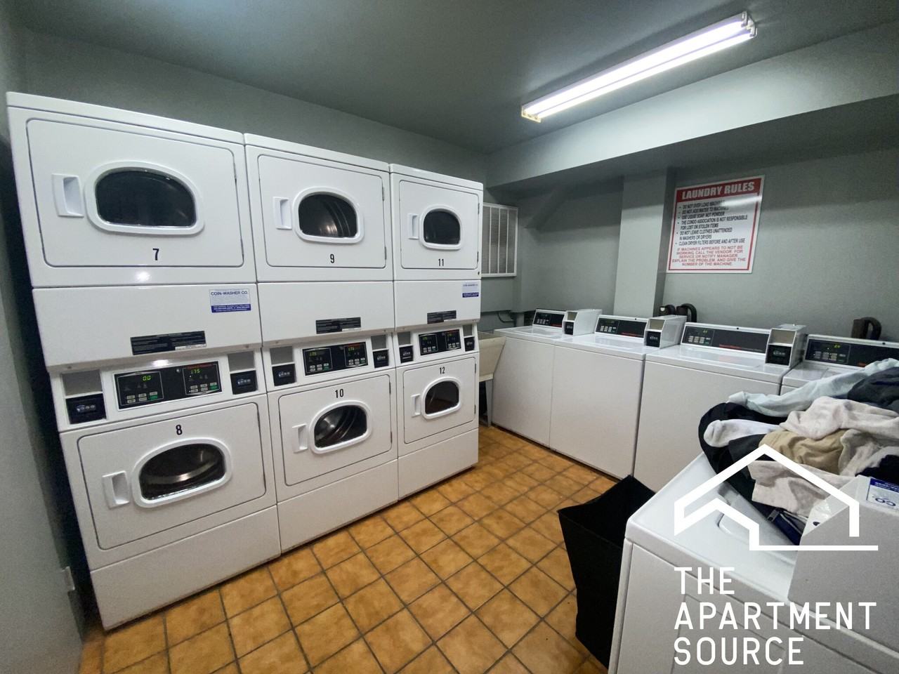 663 W Grace St #318 - Photo 5 of 5