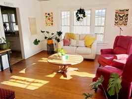 featured image of 1200 W Myrtle St