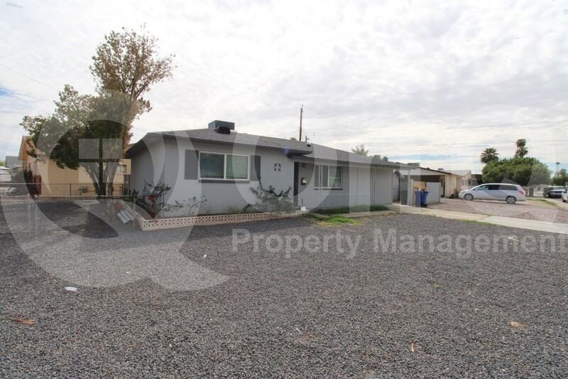 523 N Kirchoff - Photo 2 of 18