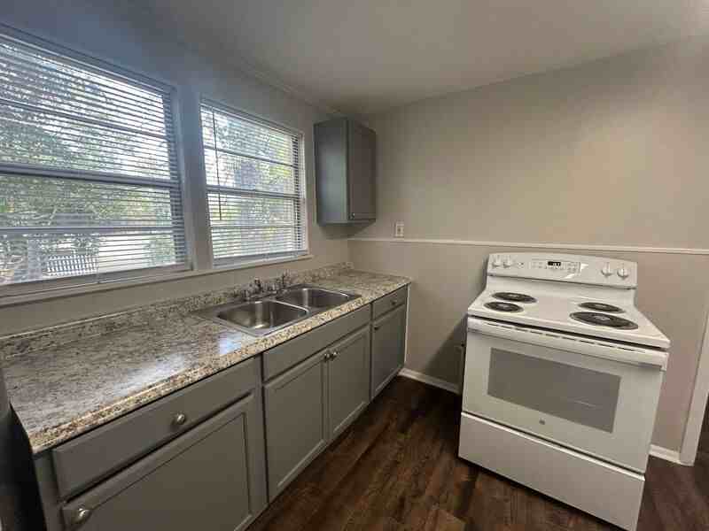 206 9th Ct S - Photo 3 of 16