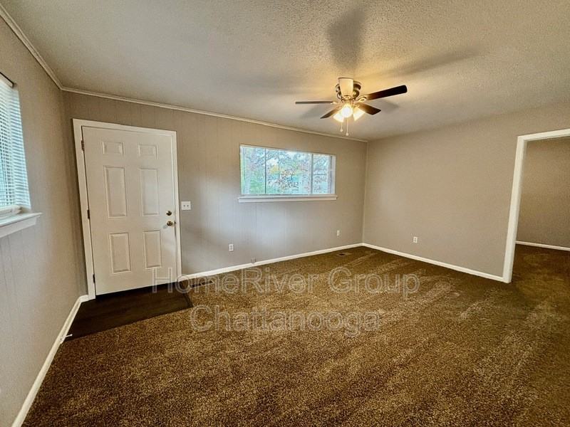 104 Oakwood St #B - Photo 3 of 16