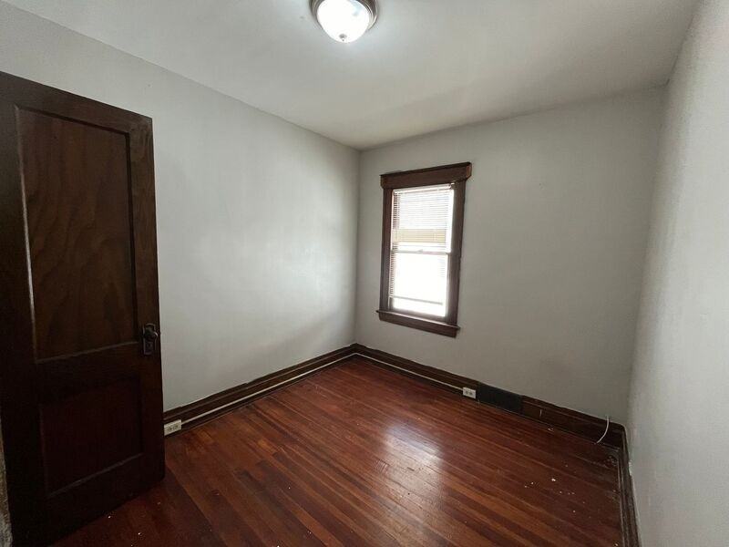 246 Weyl St - Photo 2 of 9