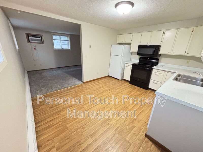 1346 17th St S - Photo 2 of 19