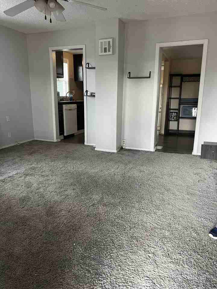 2510 E 11th St - Photo 2 of 9