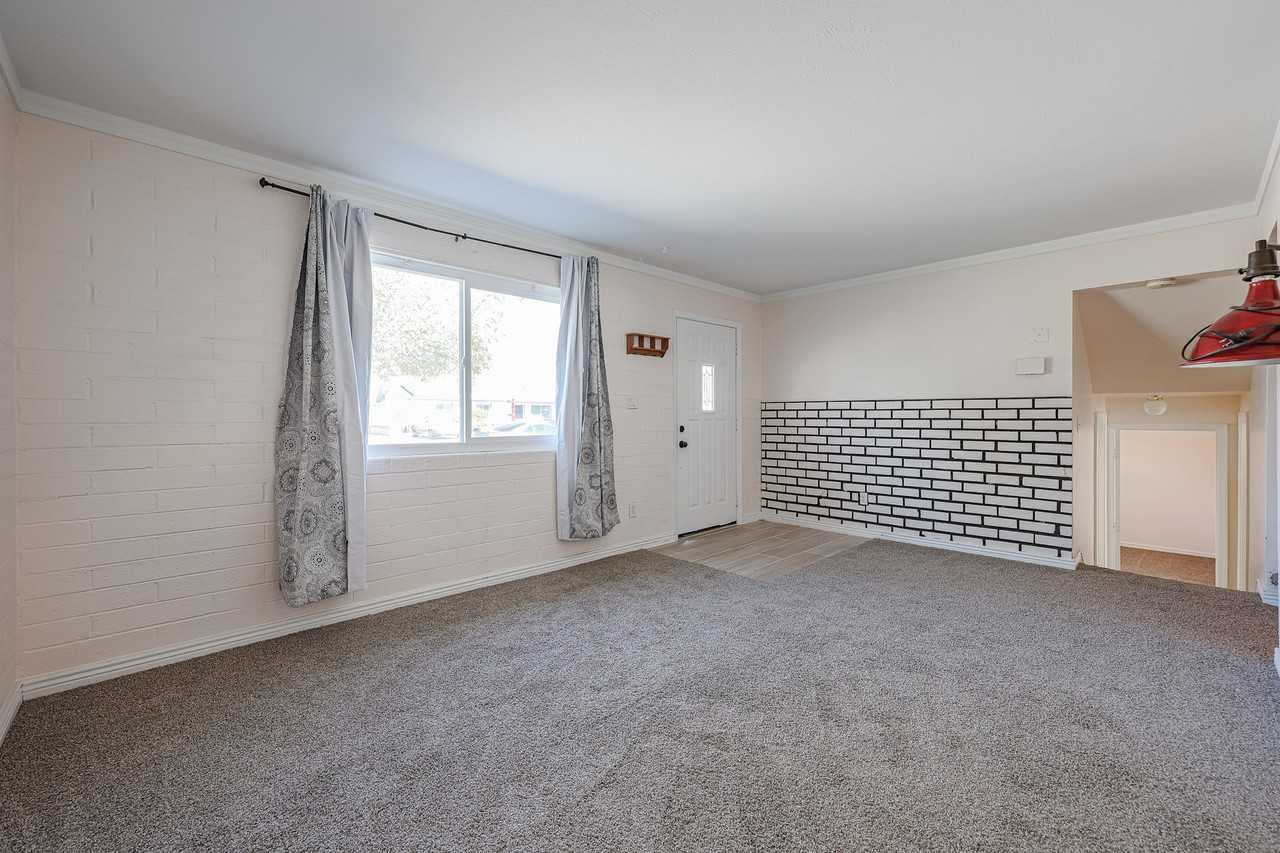 727 E Taylor St - Photo 5 of 50