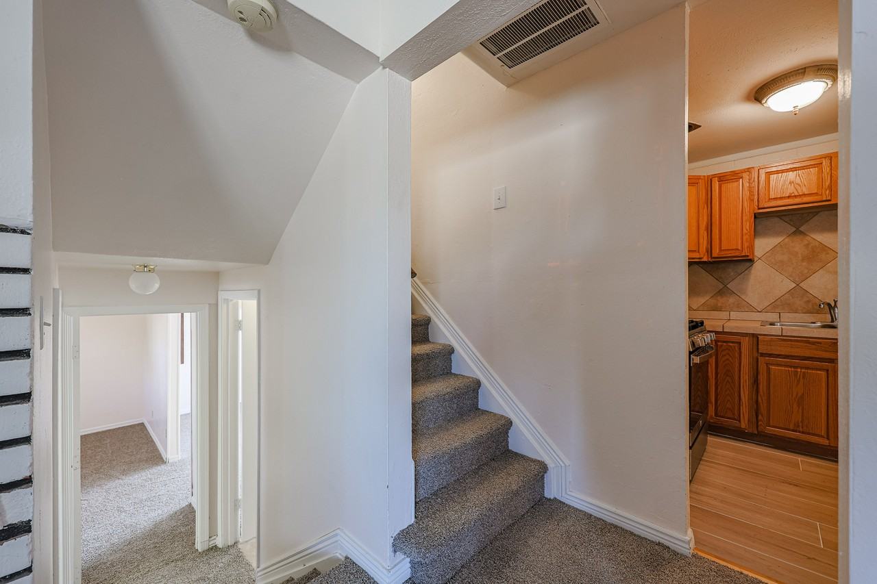 727 E Taylor St - Photo 7 of 50
