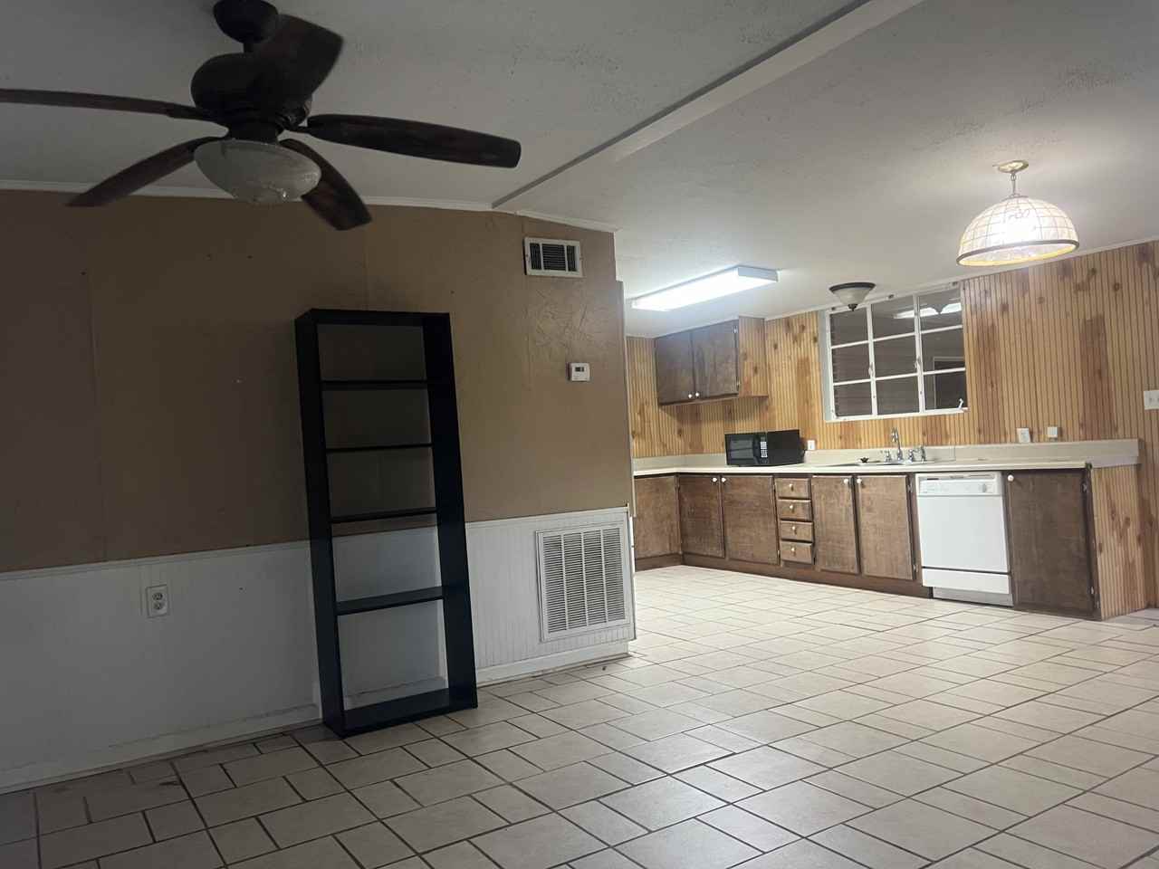 713 Brown Ave - Photo 5 of 8