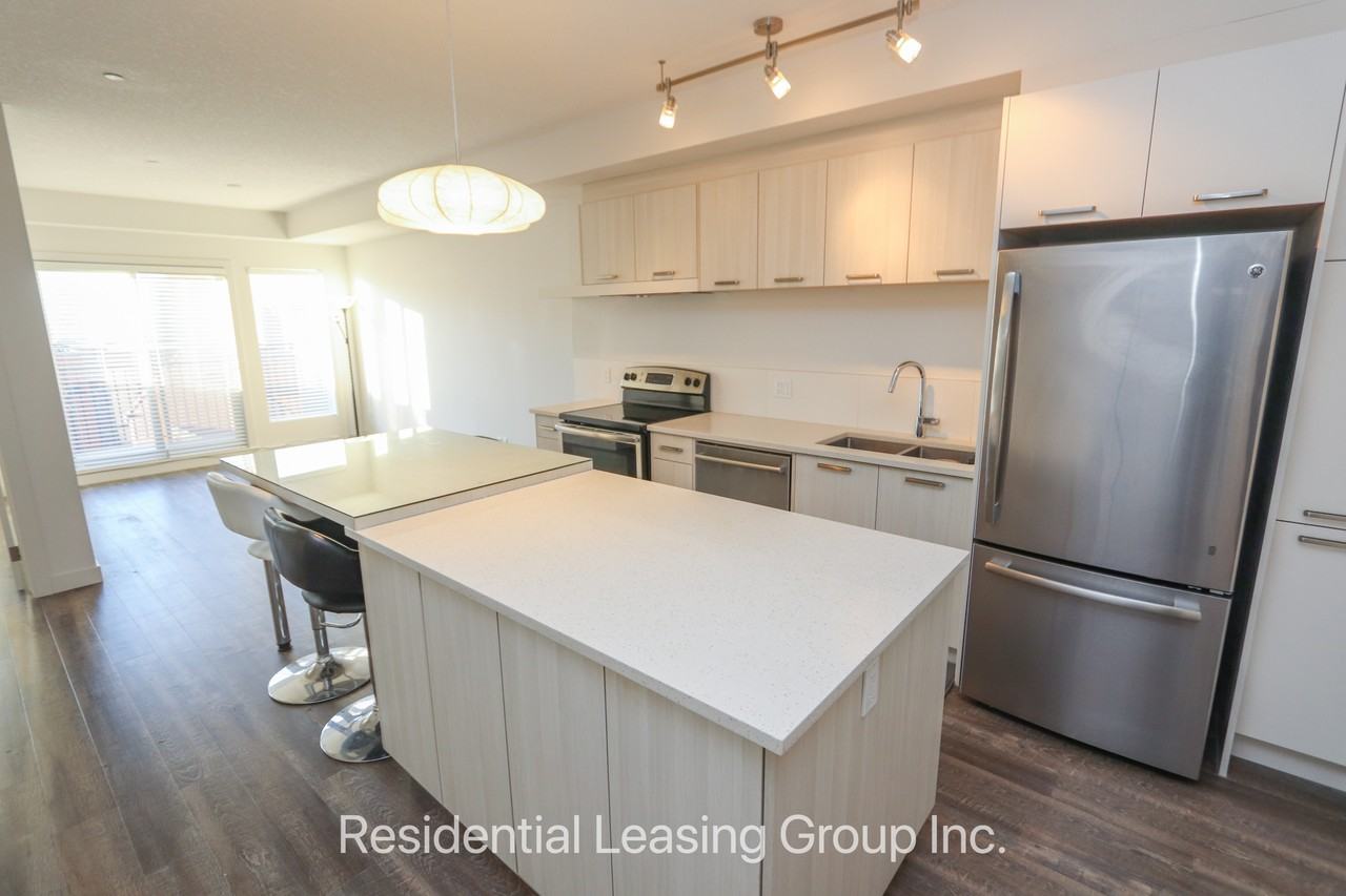 308 5 Ave Ne - Photo 2 of 10