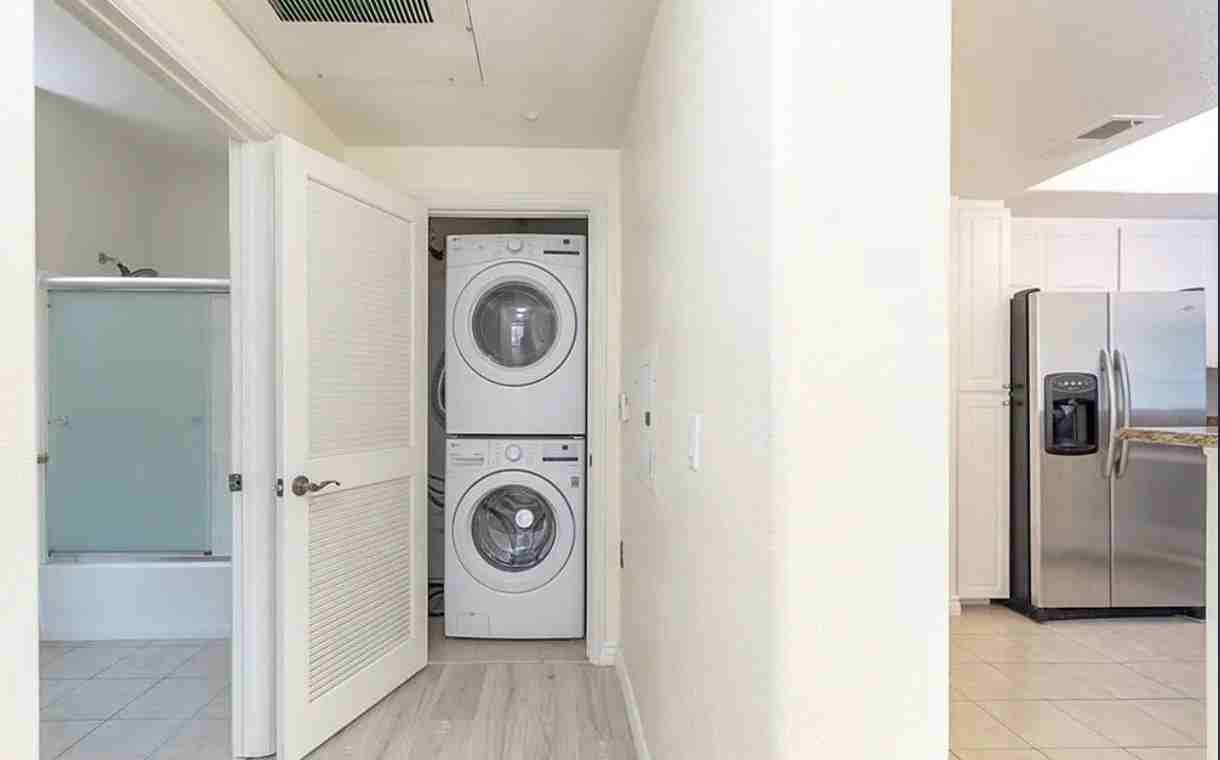 4155 Executive Dr - Photo 2 of 7