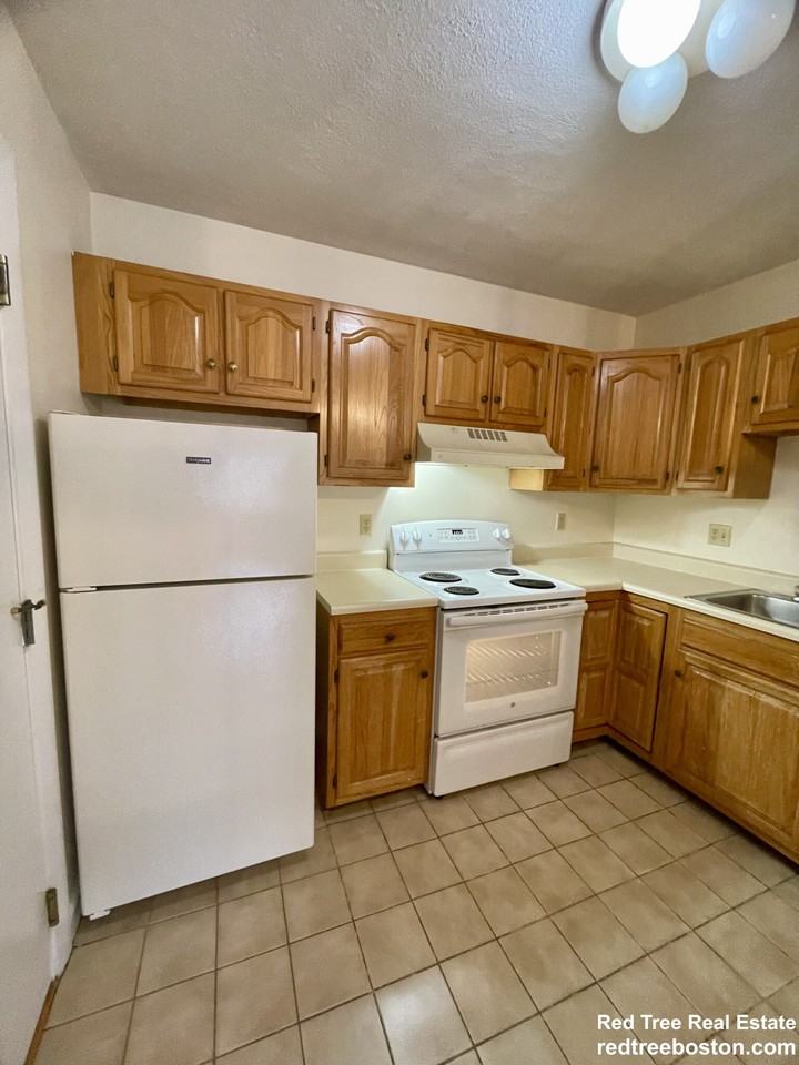 276 Grove St #9 - Photo 3 of 16