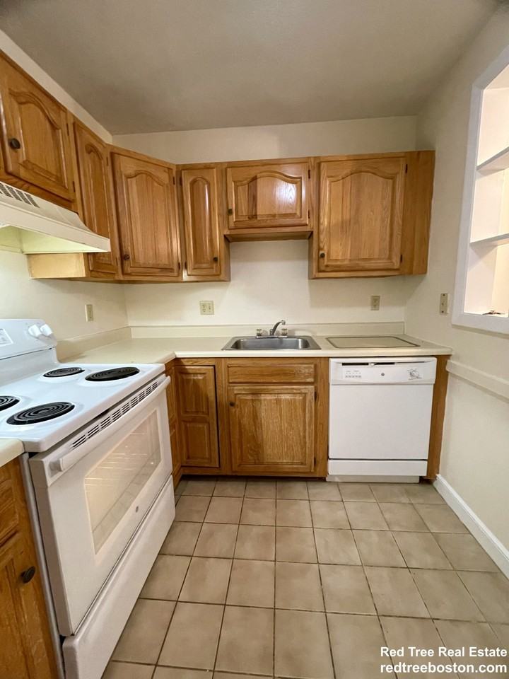 276 Grove St #9 - Photo 4 of 16