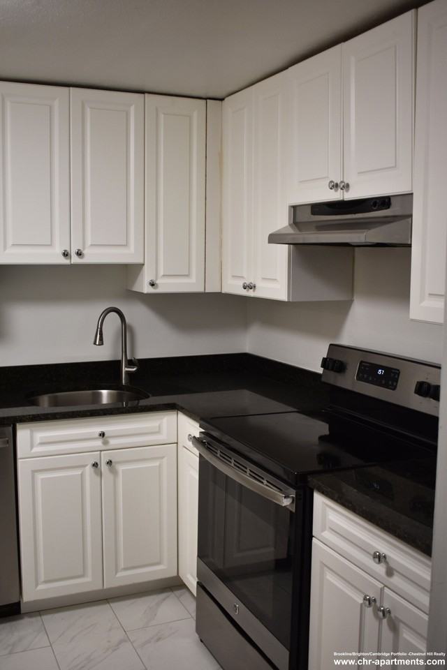 272 Harvard St #1 - Photo 4 of 17