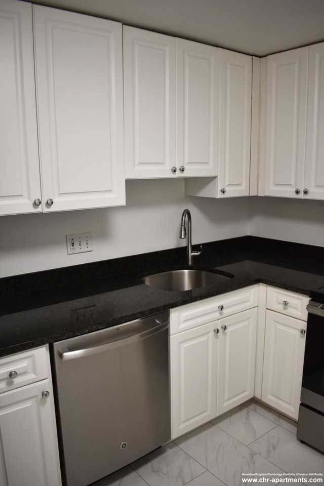 272 Harvard St #1 - Photo 5 of 17