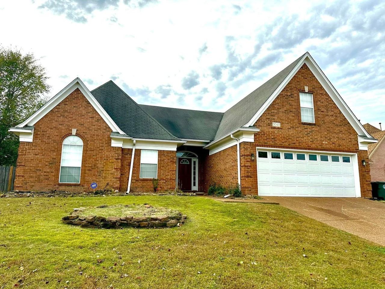 5045 Wolfchase Farms Pkwy - Photo 3 of 32
