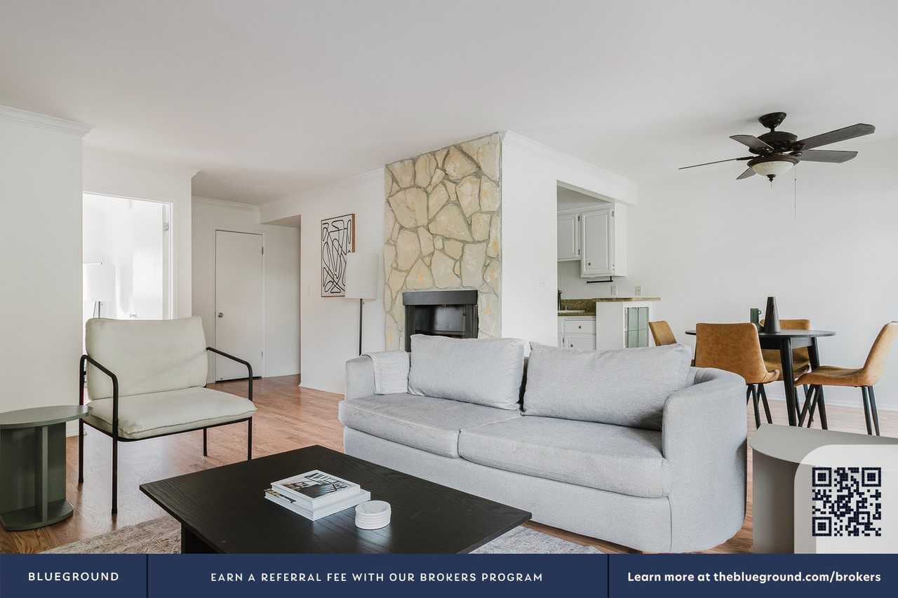 11908 Dorothy Street - Photo 5 of 24