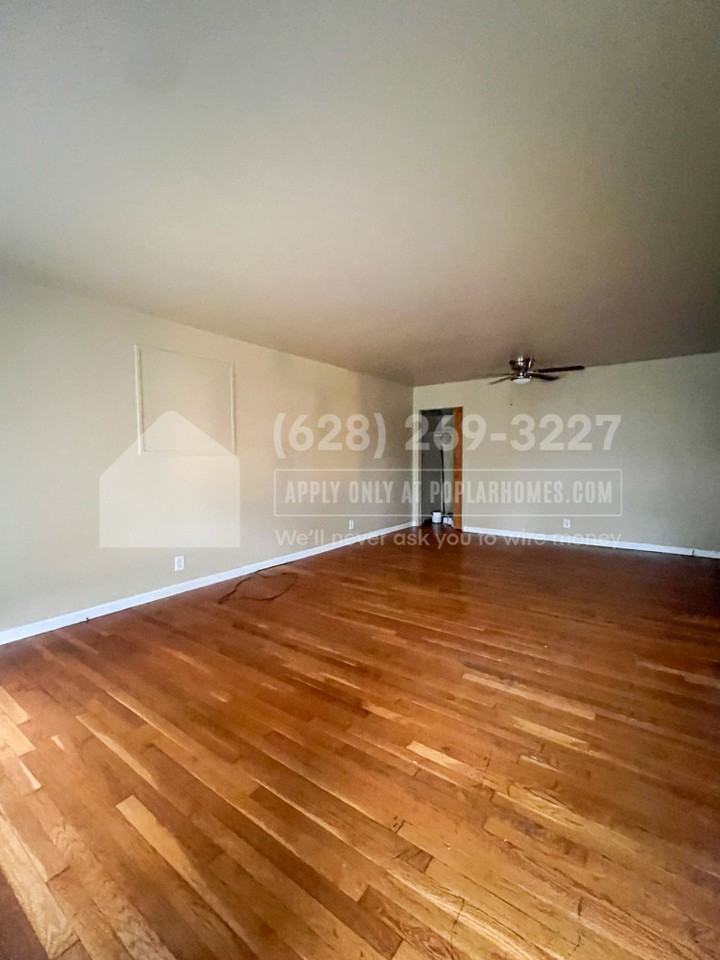 1688 Maldon Ln - Photo 3 of 4