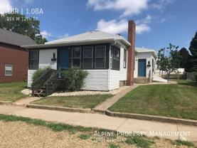 916 W 12th St - Photo 1 of 1