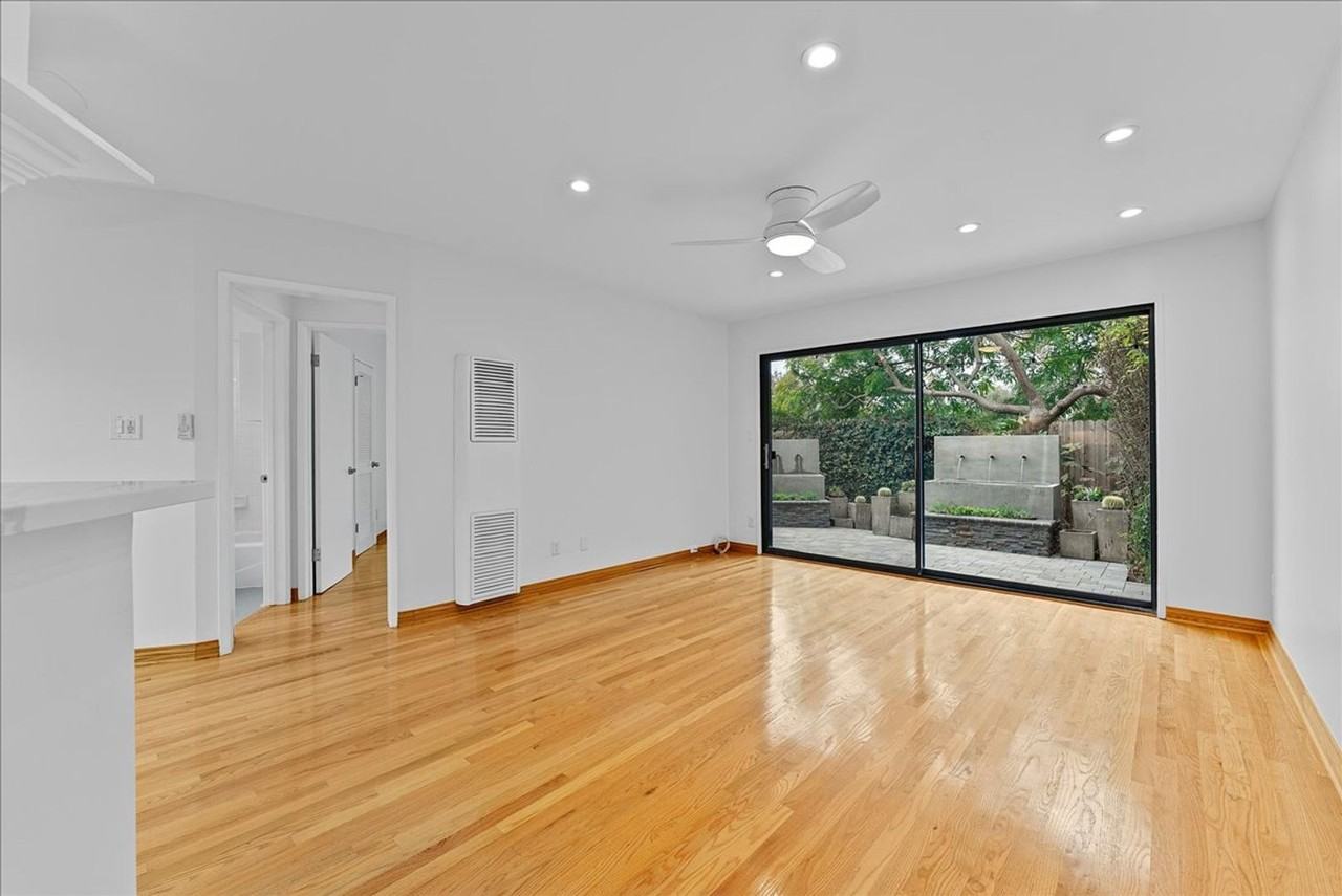 1701 Washington Way #01