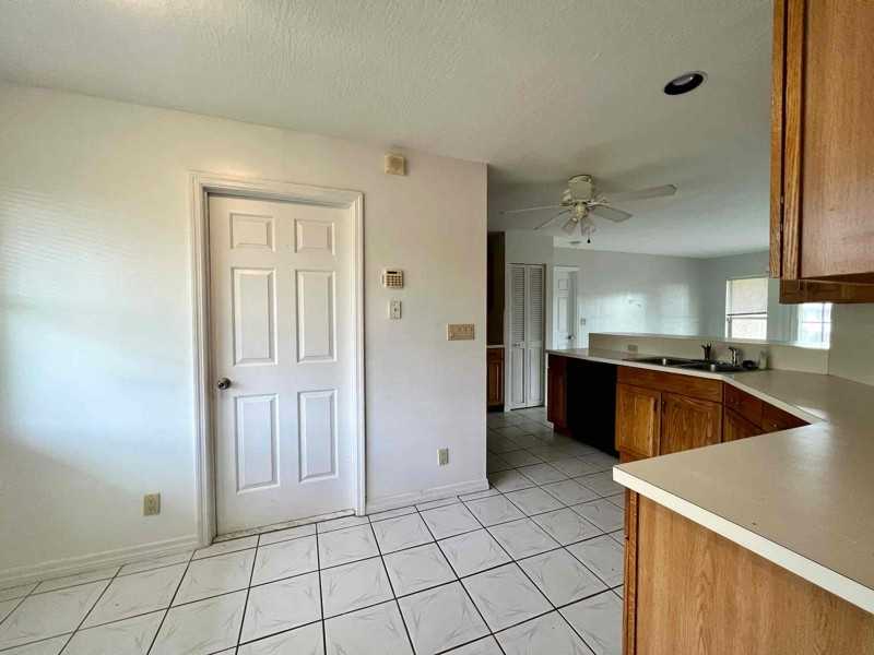 2164 W Silver Hill Ln #1 - Photo 3 of 12