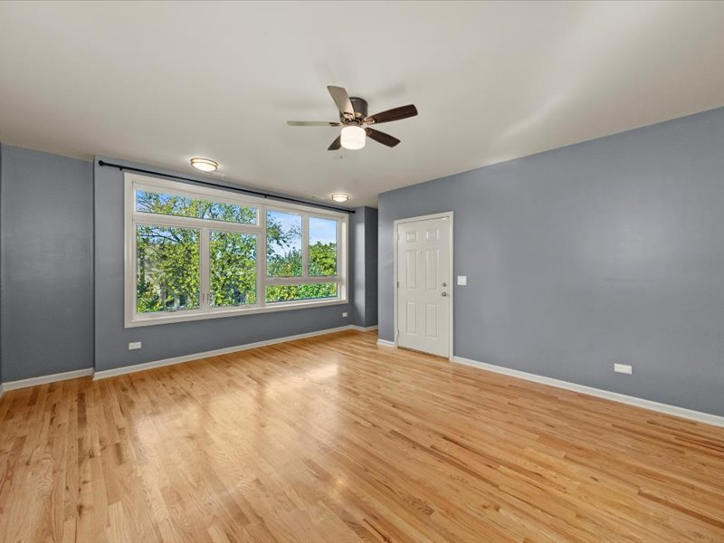 6617 S Ingleside Ave #4S - Photo 2 of 23