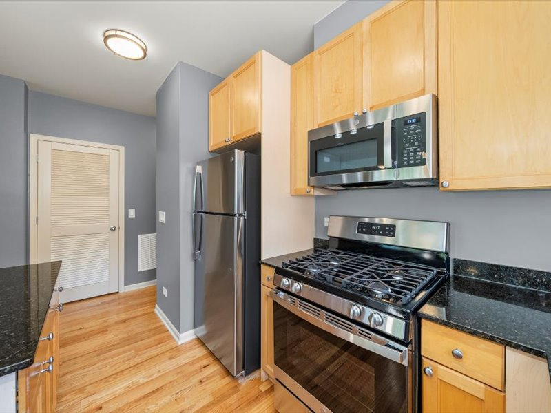 6617 S Ingleside Ave #4S - Photo 6 of 23