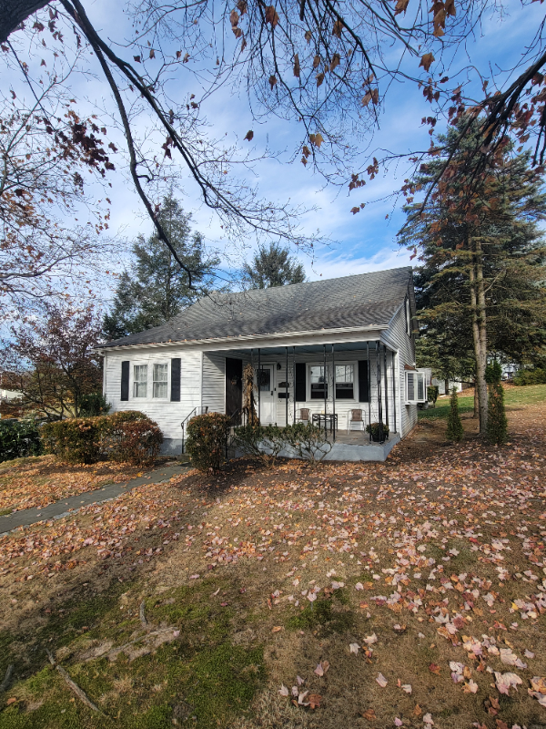 266 Smith St - Photo 2 of 19