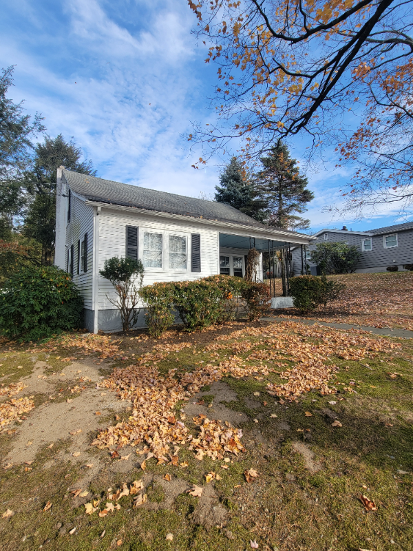 266 Smith St - Photo 3 of 19