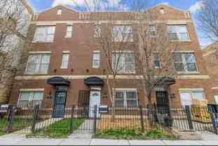 709 S Kedzie Ave - Photo 1 of 1