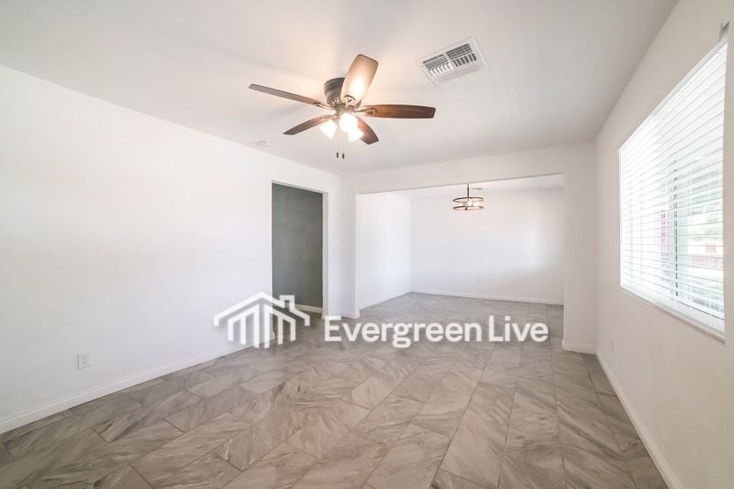 3614 W Portland St - Photo 2 of 20