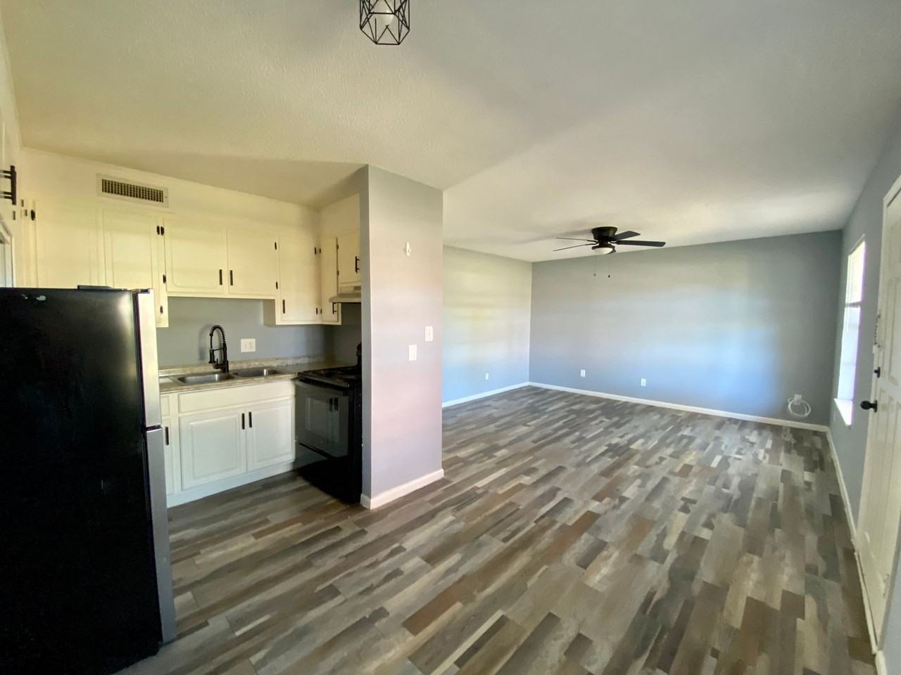 Audrey Garden Apartments - Photo 3 of 11