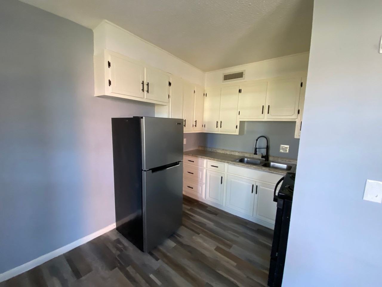 Audrey Garden Apartments - Photo 5 of 11