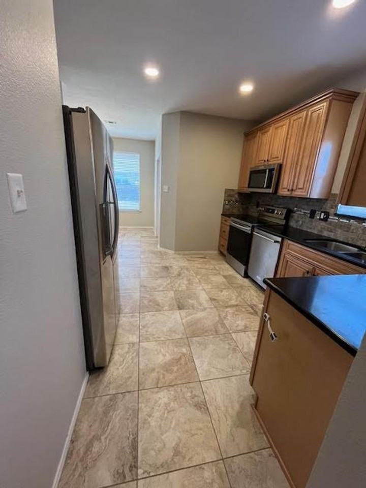 6501 Mundo Drive - Photo 4 of 24